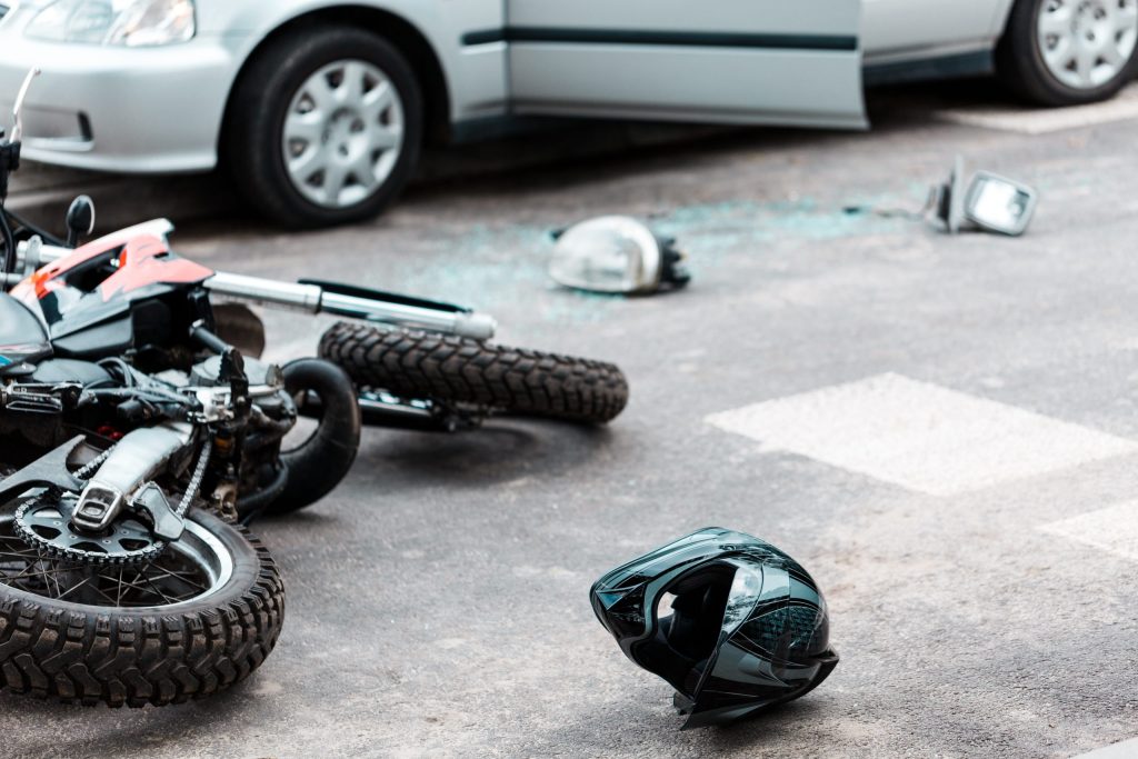 Abogados de Accidentes de Motocicleta en Long Beach CA — Consultorio Legal Civil Code 1714 CVC 21658.1 Lane Splitting